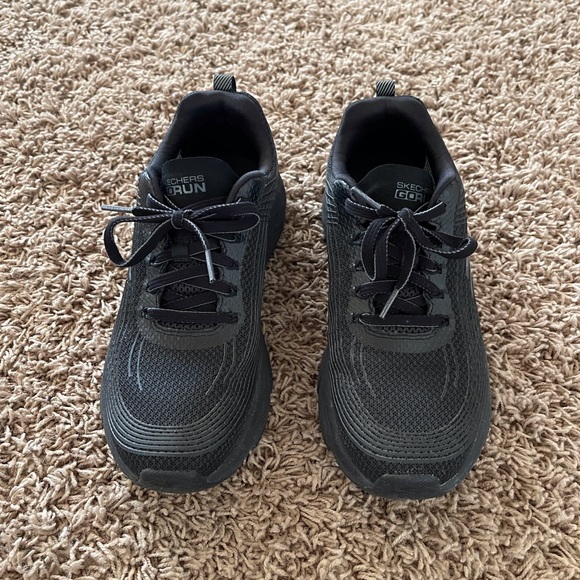 SKECHERS MAX CUSHIONING - Picture 3 of 4